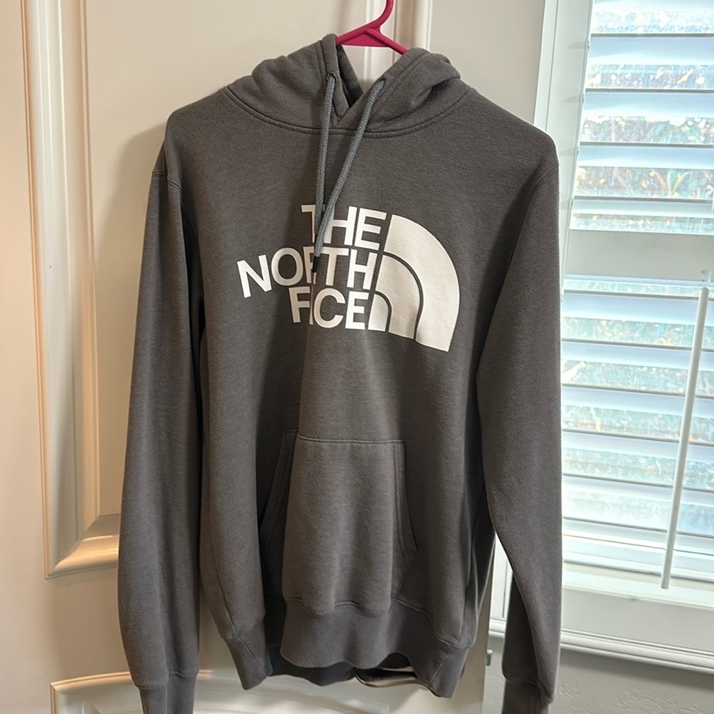 Men’s North face hoodie